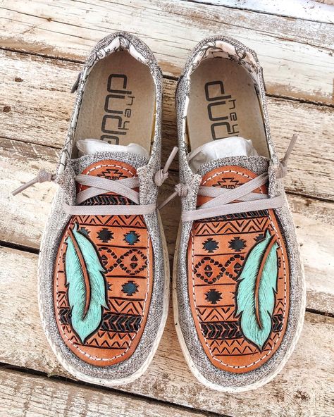 Shoe Art Ideas, Cute Hey Dudes, Hey Dude Shoes Women, Country Shoes Boots, Custom Hey Dudes, Custom Leather Work, Country Shoes, Leather Working Patterns, Cowgirl Accessories