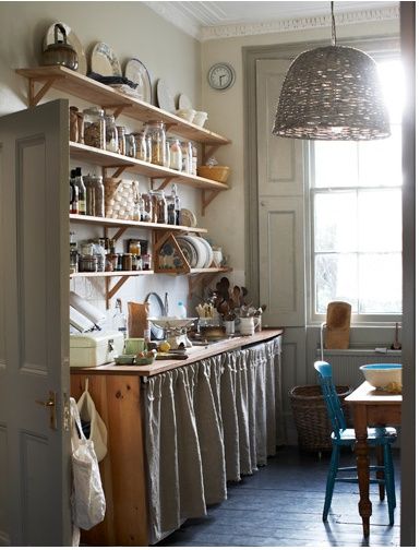 Unfitted Kitchen, Country Living Uk, Cottage Kitchen, Kitchen Pantry, Country Kitchen, A Kitchen, Kitchen Inspirations, Farmhouse Kitchen, Vintage Kitchen