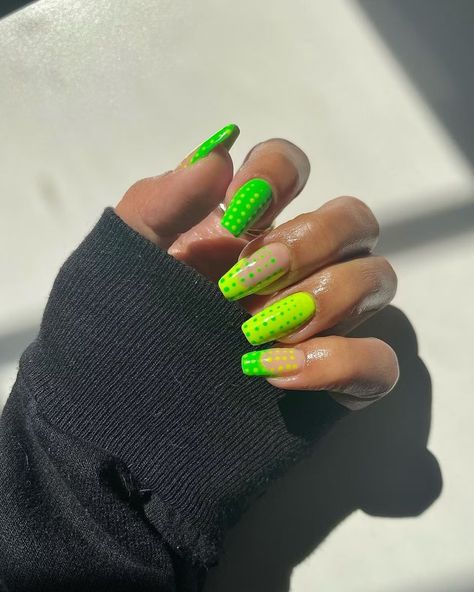 Brat Summer Nails, Brat Nails, Green Nail Art Ideas, Green Manicure, Nail Cuff, Tiffany Nails, Charli Aesthetic, Lime Green Nails, Summer Energy