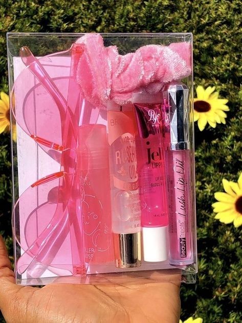 Lipgloss Storage, Lipgloss Bundle, Diy Gifts To Sell, Lip Tips, Barbie Theme Party, Lip Gloss Homemade, Lip Gloss Cosmetics, Diy Lip Gloss, Flavored Lip Gloss