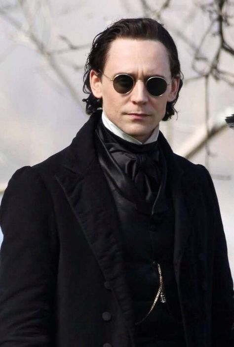 On Crimson Peak set Tom Hiddleston Crimson Peak, Thomas Sharpe, Crimson Peak, Thomas William Hiddleston, Loki Marvel, Loki Laufeyson, Tom Hiddleston Loki, British Men, Tom Hiddleston