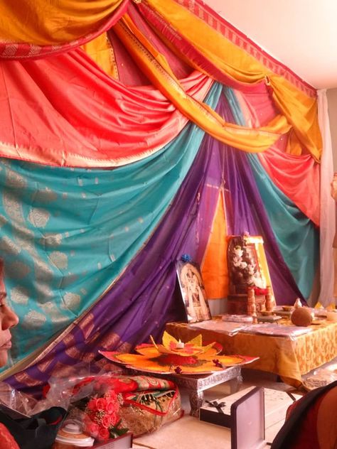 Saree decorations, backdrop, engagement ceremony, Indian decorations, sari Saree Decoration Ideas On Wall, Saree Backdrop Ideas, Saree Decoration Ideas, India Party Decorations, Ganpati 2023, Arangetram Decor, Diwali Backdrop, Chaand Raat, Gauri Ganpati