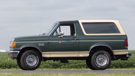 1989 Ford Bronco Eddie Bauer Edition | T54 | Chicago 2018 1989 Ford Bronco, Sullen Girl, Ford Bronco Truck, Austin A30, Obs Ford, Ford Bronco 2, Bronco Truck, Car Builds, Ford Girl