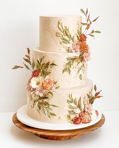 Romantic Fall Wedding Cake, Paisley Wedding Cake, Cake Decorated With Real Flowers, Wedding Cake Designs Vintage, June Wedding Cake, Wedding Cake With Wildflowers, Fairytale Wedding Cakes, Simple Fall Wedding Cakes, Whimsical Wedding Cake