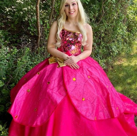 Barbie princess charm school Cosplay Barbie Princess Charm School, School Cosplay, Barbie Cosplay, Princess Academy, Princess Charm School, Check On Me, Princess Charming, Girl Cosplay, Barbie Costume