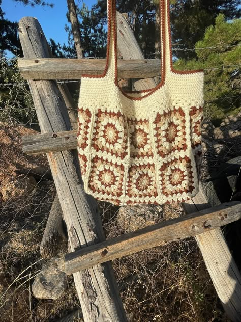 Cream crocheted boho bag with granny squares, perfect for a summer day. Hippie bag, retro bag, vintage Vintage Crochet Bag, Granny Square Shopping Bag, Granny Square Crochet Bags, Crochet Travel Bag, Granny Square Beach Bag, Crochet Tote Bag Granny Squares, Granny Square Market Bag, Cream Crochet Bag, Crochet Granny Square Tote Bag