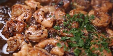 Black Garlic North America™ - Recipe of the Week: Black Garlic Shrimp Scampi Black Garlic Recipes, Pasta And Shrimp, Garlic Shrimp Scampi, Garlic Health, Fresh Summer Salad, Shrimp Scampi Recipe, Black Garlic, Shrimp Seasoning, Lemon Sauce