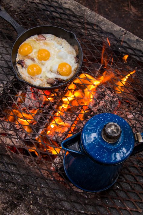 Cooking In Nature, Big Sur Camping, Best Camping Meals, Camping Hacks Food, Camp Food, Spring Camping, Camping Cooking, Easy Camping Meals, Camping Photography