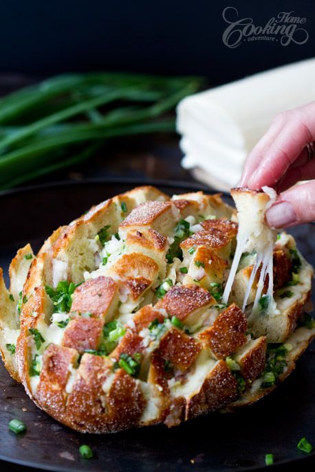 Bloomin Onion Bread-2 Onion Cheese Bread Recipe, Cheese And Onion Bread Recipes, Healthy Blooming Onion, Blooming Onion Bread, Easy Blooming Onion, Onion Quick Bread, Bloomin Onion Bread, Bloomin Onion, Onion Bread