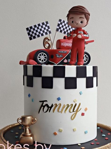 Birthday Party Race Cars, Two Fast Two Curious Cake Ideas, Too Fast 2nd Birthday, Cake Racing Car, Race Car Bday Cake, Car Race Birthday Theme, Growing Up 2 Fast Birthday Cake, Car Themed Birthday Party Cake, Formula 1 Party Theme