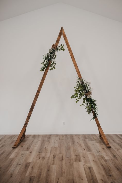 Wedding Arch Greenery, Geometric Backdrop, Wedding Alters, Arch Decoration, Intimate Ceremony, Wedding Arch Flowers, Wedding Arbour, Arch Flowers, Outdoor Venues