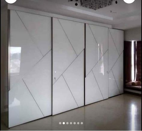 Marble Wardrobe Design Bedroom, Wardrobe Slider Door Design, Lacquered Glass Wardrobe, Wardrobe Mirror Design, 3 Door Wardrobe Design, Wardrobe Mirror, White Cupboard, Open Terrace, White Sliders