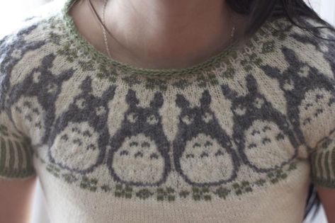 Totoro Sweater, Knit Picks, Knitting Tutorial, Sock Yarn, Knit Outfit, Knitting Inspiration, Knitting Stitches, Craft Inspiration, Knit Patterns