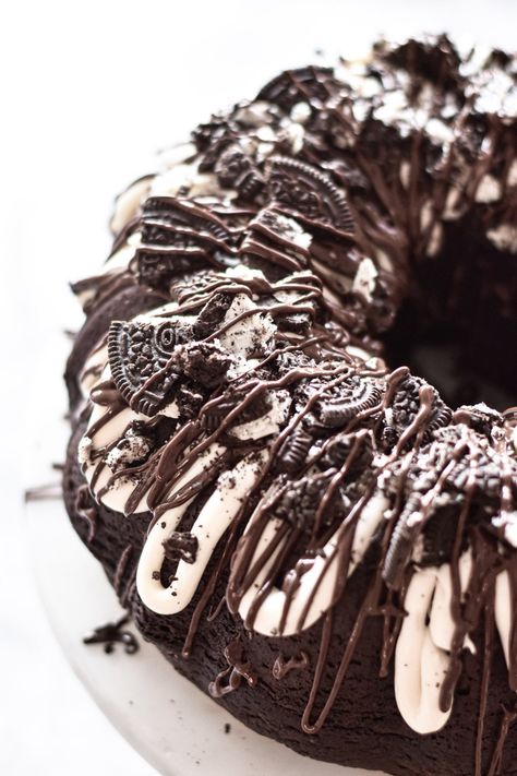 Oreo Bundt Cake • Dance Around the Kitchen Cookie Bundt Cake, Nothing Bundt Cake Recipe, Cookies And Cream Bundt Cake Recipe, Bundt Cake Frosting Ideas, Cookies And Cream Bundt Cake, Brownie Bundt Cake, Best Bundt Cake, Nothing Bundt Cake Frosting Recipe, Oreo Nothing Bundt Cake