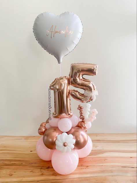 Mini Birthday Balloon Bouquet, Balloon Number Centerpieces, Small Birthday Balloon Bouquet, Small Ballon Arangment, Birthday Balloon Bouquet For Her, Small Balloon Bouquet Ideas, Small Balloon Decorations, Ballons Bouquet Ideas, Small Balloon Bouquet