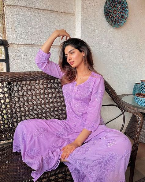 Khushi Kapoor, Denim Refashion, Chikankari Kurta, Casual Indian Fashion, Desi Fashion Casual, Desi Clothes, Traditional Indian Outfits, Embroidered Lehenga, Vogue India