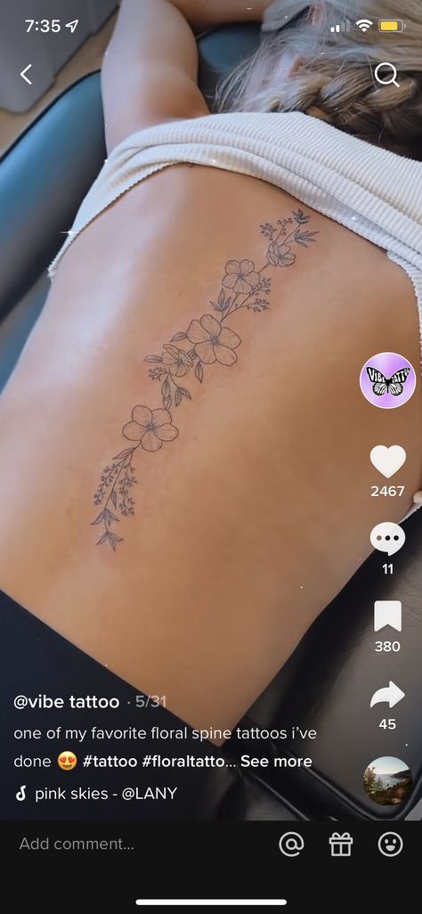 Back Tattoos Half Spine, Spine Tattoos For Women Lily Flower, Hawaiian Flower Back Tattoo, Spine Tattoos For Women Hibiscus, Hibiscus Spine Tattoos For Women, Back Spine Tattoo Women Flowers, Spinal Flowers Tattoo, Hawaiian Flower Spine Tattoo, Cute Spin Tattoos For Women