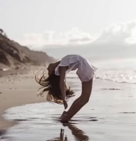 Dance Beach Photoshoot, Beach Dance Pictures, Dance Beach Photography, Beach Dance Photography, Dance Pose Ideas, Yoga Photoshoot Ideas, Dance Photo Poses, Dance Senior Pictures, Beach Dance