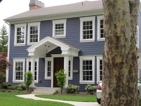 blue colonial style home - Trendir Dutch Colonial Exterior, Blue Siding, Colonial House Exteriors, Porch Addition, Modern Colonial, Concept Model, Window Trim Exterior, Colonial Exterior, Colonial Style Homes