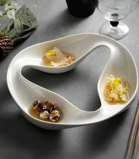 Ceramic Triple Snack Bowl White - Large Show Plates, Sushi Plate, Snack Bowl, Cold Dishes, Organic Forms, Snack Bowls, Formal Dinner, Tableware Collection, Dinner Plate Sets