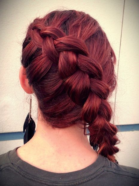 Picture of How To:Signature Katniss Braid Katniss Everdeen Braid, Katniss Hair, Katniss Braid, Creative Braids, Curled Hair With Braid, Pony Hairstyles, Stunning Hairstyles, Katniss Everdeen, Wedding Hairstyle