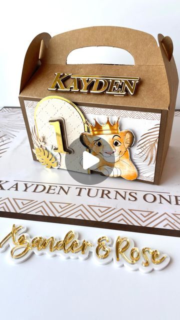 Susie • Xzander & Rose Party Decor on Instagram: "Lion King favor boxes 🦁👑 I’ll be revealing a new item to this set in every reel the next few days 😍✨ make sure to like and leave a comment so  you don’t miss the next one 🦁🤎" Lion King Pinata, Lion King Party Favors, Lion King Party Decorations, Lion Birthday Party, Party Decor Diy, Lion King Theme, Lion King Party, Lion Birthday, King Birthday