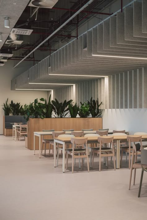 Corporate Office Cafeteria Design, Office Cafeteria Design, Canteen Design, Scandinavian Office, Office Cafeteria, Cafeteria Design, Office Canteen, Exposed Ceilings, Work Cafe