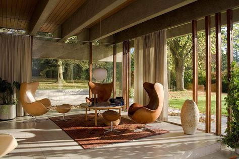 The founders of The Modern House on the 20 most extraordinary homes they've ever sold Extraordinary Houses, Poltrona Design, Mid-century Interior, Extraordinary Homes, Jorn Utzon, Midcentury House, Mid Century Interior, Modernist House, Mid Century Architecture