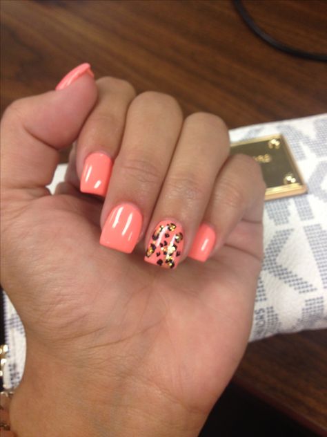 Cheetah nails  | See more nail designs at http://www.nailsss.com/nail-styles-2014/2/ Peach Leopard Print Nails, Coral Leopard Print Nails, Coral Animal Print Nails, Coral Leopard Nails, Orange Cheetah Nails, Shellac Nails Design, Nail Coral, Coral Nail Designs, Pink Shellac Nails