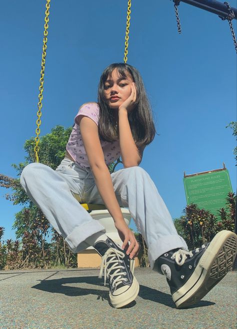 Korean Outfits Converse, How To Style Chuck 70, Converse Chuck 70 Outfit Women, Summer Outfit Converse, Chuck 70s Outfit Woman, Aesthetic Converse Photography, Converse Girl Aesthetic, Indie Soft Aesthetic, Converse 70s Outfit Woman