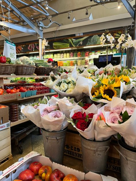 Nyc Market Aesthetic, New York Shopping Aesthetic, New York Flowers, Nyc 2023, New York Shopping, Flowers Market, Market Aesthetic, New York Flower, Aesthetic New York