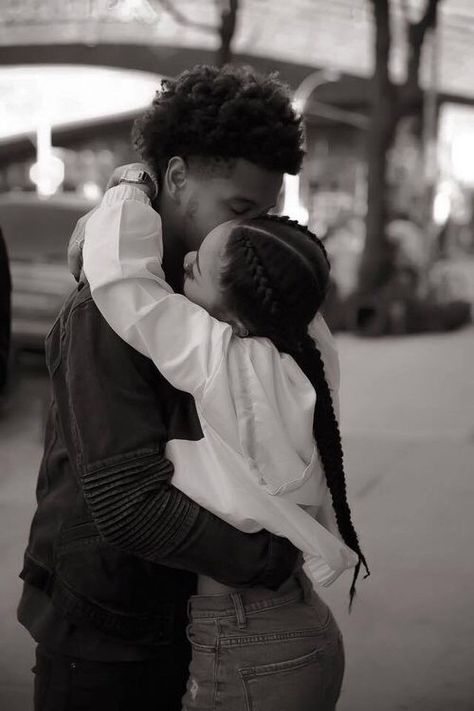 Young Black Couples, Black Couple, Hugging Couple, Girlfriend Goals, Black Love Couples, Black Couples Goals, Couple Relationship, Boyfriend Goals, Relationship Goals Pictures