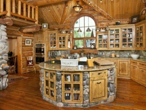 Simple Effective Kitchen Organization Ideas and Home Staging Tips Log Cabin Kitchen, Dapur Rustic, Log Cabin Interior, Log Cabin Ideas, Home Staging Tips, Cabin Interiors, Cabin Kitchens, Cabin Living, Log Cabin Homes