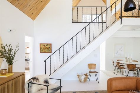 Staircase Architecture, Style Californien, Big Bear Cabin, Bear Cabin, Prairie Home, Pull Out Couch, Cottage Cabin, Bunk Room, Jenni Kayne