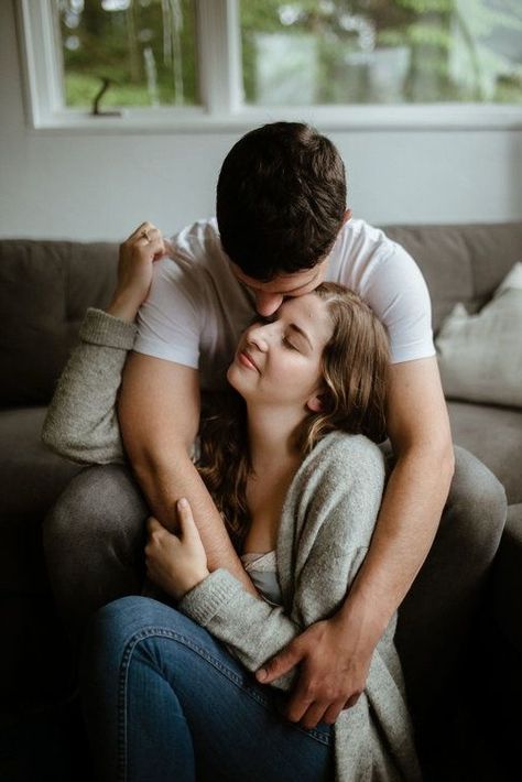 Lifestyle Photography Couples, Home Photo Shoots, Romantic Couples Photography, Family Shoot, Couple Picture Poses, Couple Photoshoot Poses, Foto Poses, Photo Poses For Couples, Cute Couples Photos