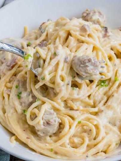 German Spaghetti, Spaghetti With Sausage, Spaghetti Dishes, Traditional Spaghetti, Sausage And Bacon, Bratwurst Sausage, Tomatoes Recipes, 12 Tomatoes Recipes, 12 Tomatoes