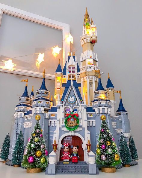 Diy Disney Christmas Village, Disney Christmas Home Decor, Christmas Castle, Lego Disney Castle, Disney Christmas Village, Christmas Village Lights, Lego Christmas Village, Castle Christmas, Lego Christmas