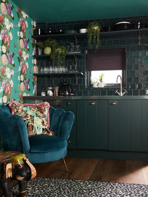 Maximalist bolthole reveal – Sophie Robinson Wood Toned Kitchen, Kitchen Emerald Green, Gold Modern Kitchen, Kitchen Rich, Sophie Robinson, Emerald Green And Gold, Grey Kitchen Designs, Maximalist Interior, Green Kitchen Cabinets