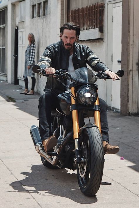 Keanu Reeves Motorcycle, Arch Motorcycle, Tmax Yamaha, Motos Harley, Мотоциклы Cafe Racers, Bmw Cafe Racer, Scrambler Motorcycle, Cafe Racer Bikes, Custom Bike