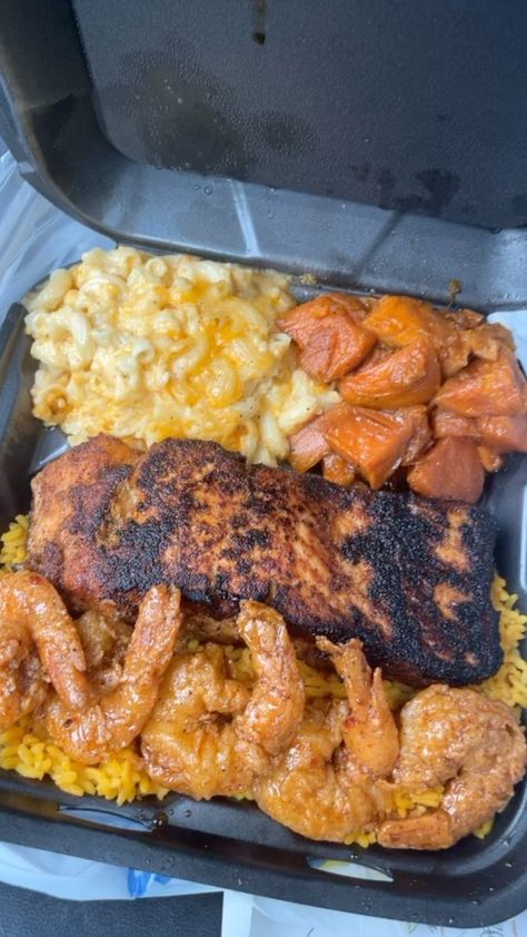 Black Soul Food, Soul Food Dinner Party, Soul Food Plates, Soul Food Restaurant, Food Plates, Alex Smith, Oxtail Recipes, Black Soul, Soul Food Dinner