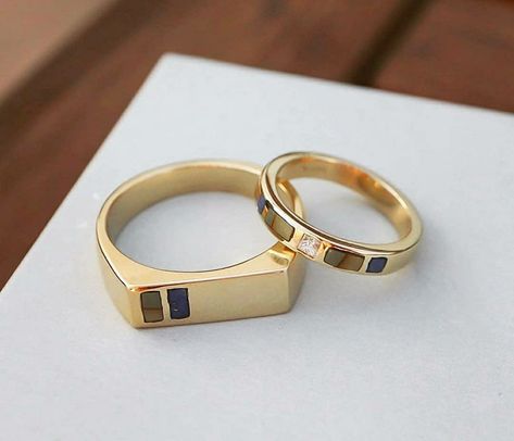 Unique Male Engagement Rings, Traditional Engagement Ring, Mens Ring Designs, Couple Ring Design, Cute Engagement Rings, Mens Rings Fashion, Couple Wedding Rings, Mens Gold Jewelry, Mens Gold Rings