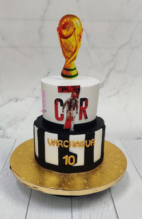 Cristiano Ronaldo Theme Cake, Cake For Football Lover, Football Cake Ronaldo, Ronaldo Cake Birthdays, Cristiano Ronaldo Cake Ideas, Ronaldo Theme Cake, Cristiano Ronaldo Birthday Cake, Blackpink Cupcake Ideas, Cristiano Ronaldo Cake