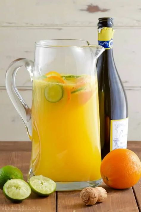 These Mimosa Margaritas are super easy to make. Throw together a giant pitcher in a snap and add something super delicious to your brunch! Cocktails Pitcher, Mimosa Drink, Mexican Brunch, Best Margarita Recipe, Pitcher Drinks, Pitcher Cocktails, Coconut Margarita, Hosting Brunch, Mimosa Recipe