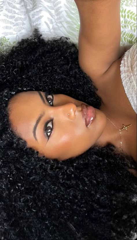 Dark Skin Ethiopian Women, 4a Short Hairstyles, Ethiopian Makeup, Habesha Makeup, Eritrean Aesthetic, Habesha Hair, Habesha Aesthetic, East African Women, Habesha Women