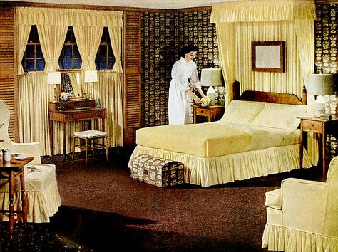 Bedroom (1952).  Except for the walls and carpet, I'd love to have this room today. 1950 Bedroom, 50s Bedroom, 1950s Bedroom, Ornate Bedroom, Vintage Bedroom Sets, Retro Rooms, Villa Interior, Retro Bedrooms, Living Vintage