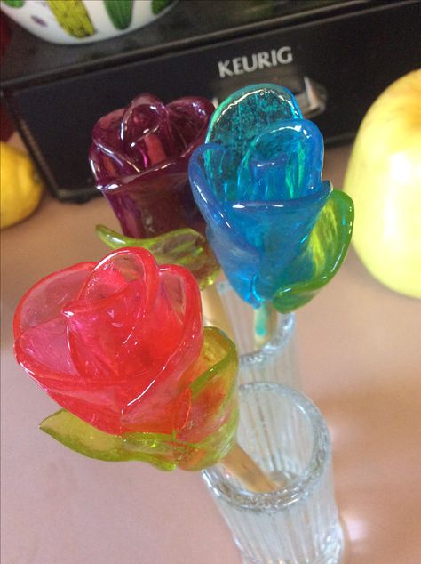 Jolly Rancher Roses hard candy roses Jolly Rancher Bouquet, Jolly Rancher Roses, Jolly Rancher Soda, Candy Roses, Candy Flowers, Creative Gifts For Boyfriend, Jolly Rancher, Cocktail Drinks Recipes, Things To Cook