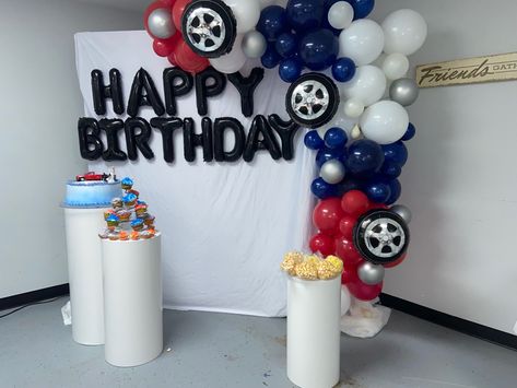 Rim/mechanic Birthday Idea Mechanic Birthday Party Ideas, Mechanics Birthday Party, Mechanic Birthday, Mechanics Birthday, Birthday Idea, 1st Bday, 40th Birthday, Theme Party, Birthday Theme