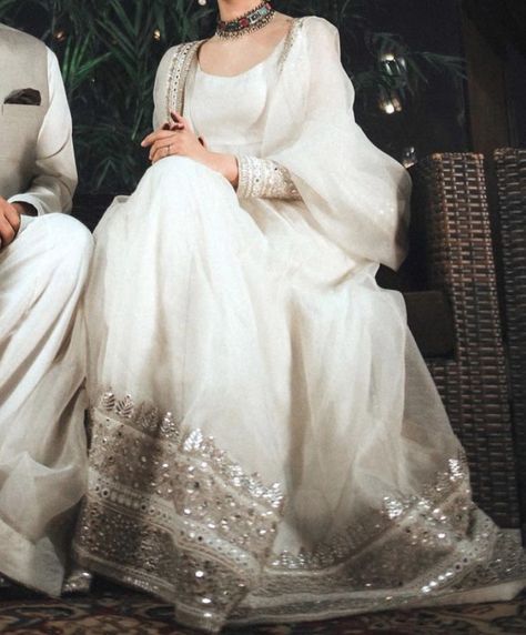 White Traditional Dress Aesthetic, White And Blue Pakistani Dress, White Lehenga Bridal Pakistani Dresses, White Shaadi Dress, Nikkah Dress Pakistani White Simple, White Anarkali Aesthetic, White Desi Dress Aesthetic, Pakistani White Bridal Dress, White Desi Wedding Dress