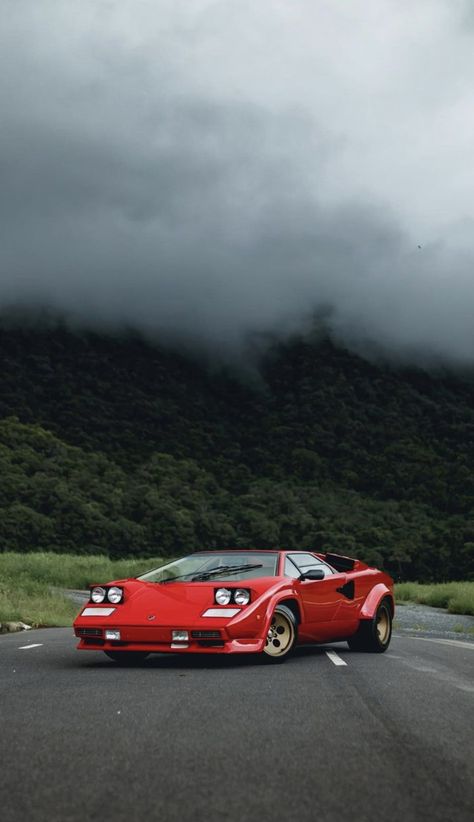 Vintage Super Cars, Old Lamborghini Wallpaper, Old School Lamborghini, Lamborghini Countach Aesthetic, Lamborghini Countach Wallpapers, Lamborghini Countach 2022, Countach Wallpaper, Old Lamborghini, Vintage Supercars