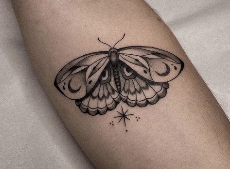 Moth And Floral Tattoo, Feminine Moth Tattoo, Fine Line Moth Tattoo, Moth Tattoos For Women, Floral Moth Tattoo, Lisbon Tattoo, Moth Tattoo Design, Awkward Situations, Tatoo Inspiration